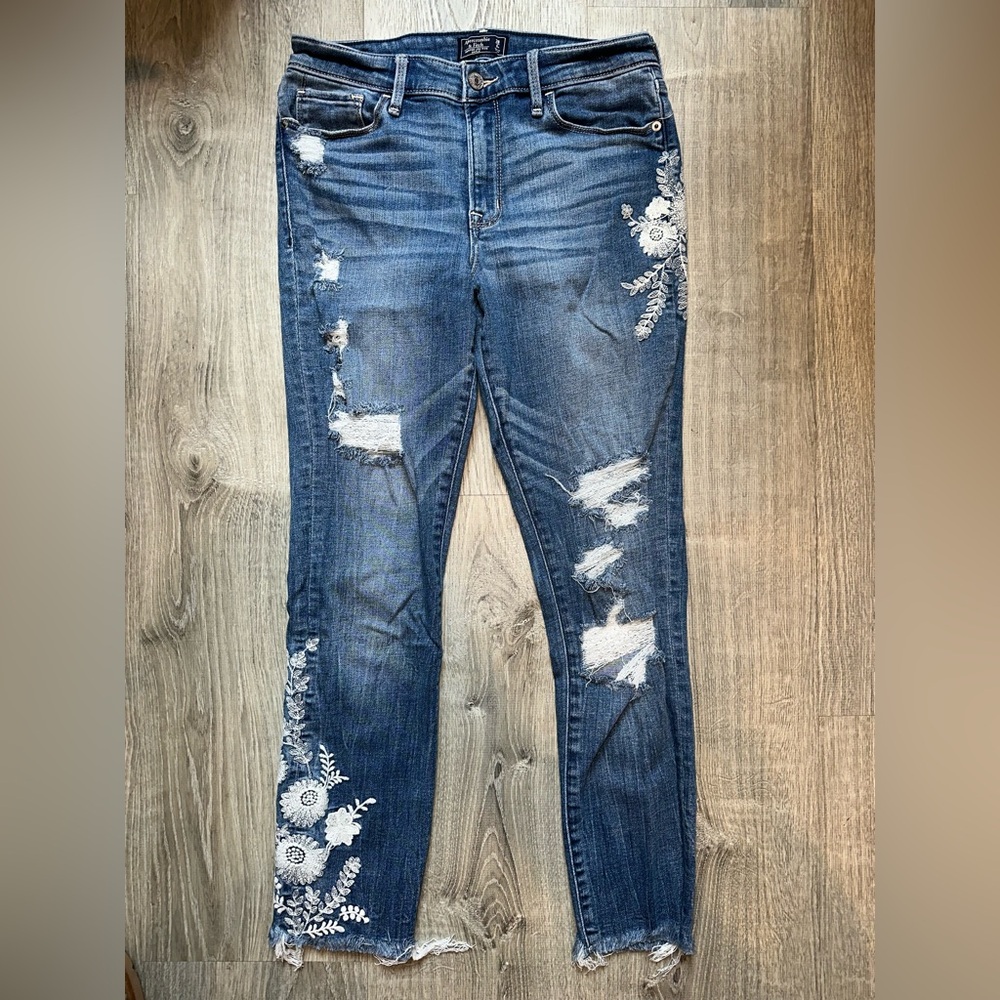 Abercrombie & Fitch Harper Low Rise Ankle Embroidered Jeans size 28/6R